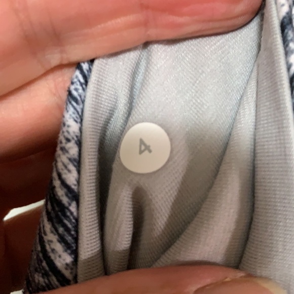 Lululemon Wunder Under Crop - *Full-On Luon - Size 4 - Picture 8 of 8